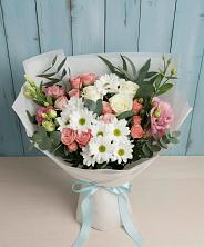 Букет цветов из:  Розы, Лизиантусы и Хризантемы в Южно-Курильске