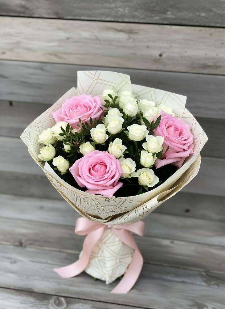 Букет цветов из: Розы в Южно-Курильске