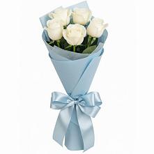 Букет 5 Белых роз Проуд в Южно-Курильске