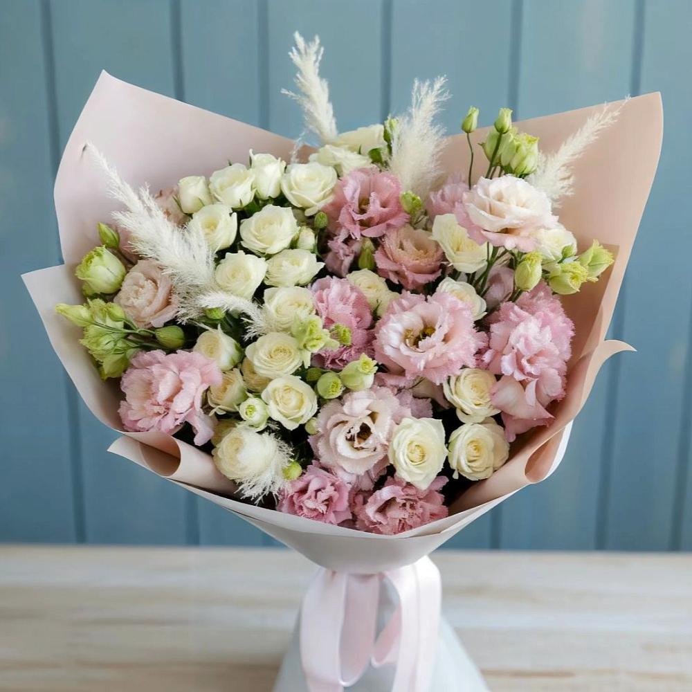 Букет цветов из: Альстромерии и Розы в Южно-Курильске