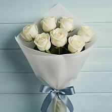 Букет 7 Белых роз Эдлесс Лав в Южно-Курильске