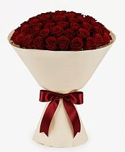 Букет 101 Бордовая роза Блэк Бакарра в Южно-Курильске