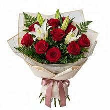 Букет цветов из:  Лилии и Розы в Южно-Курильске
