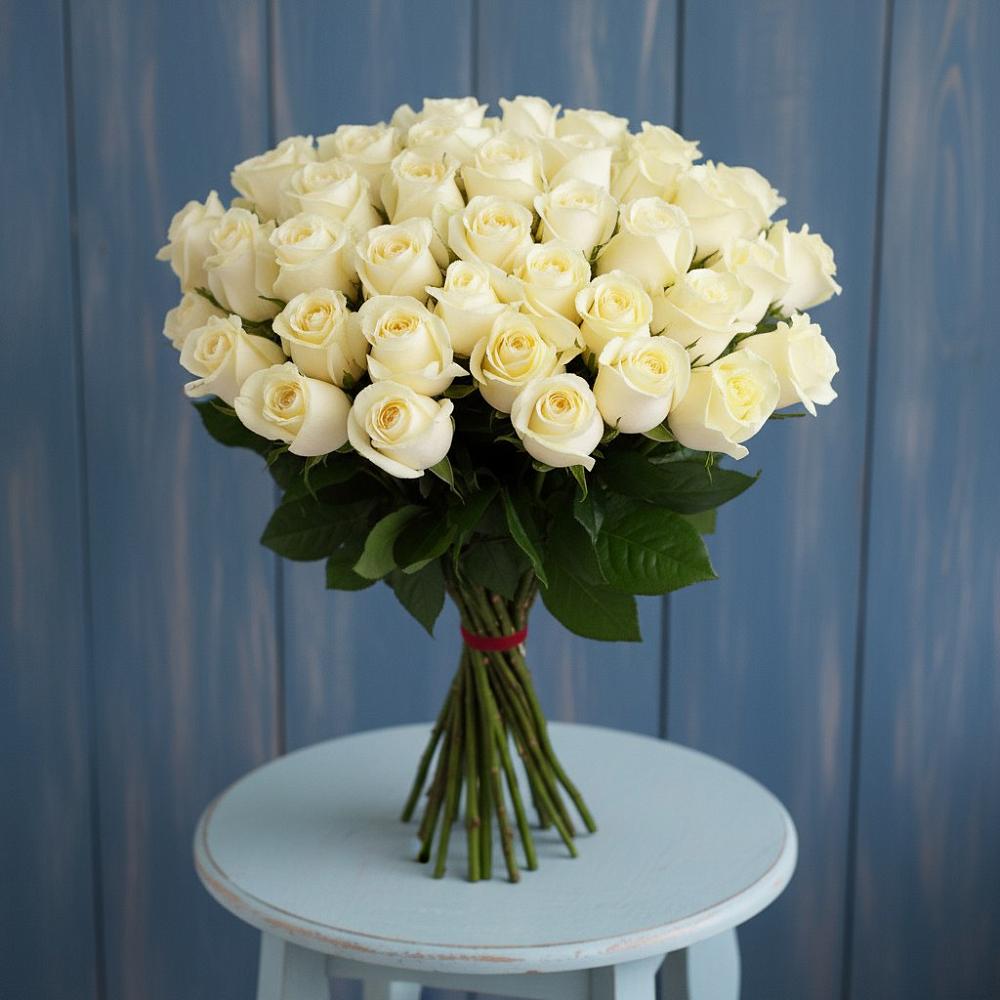 Букет 51 Белая роза Эдлесс Лав в Южно-Курильске