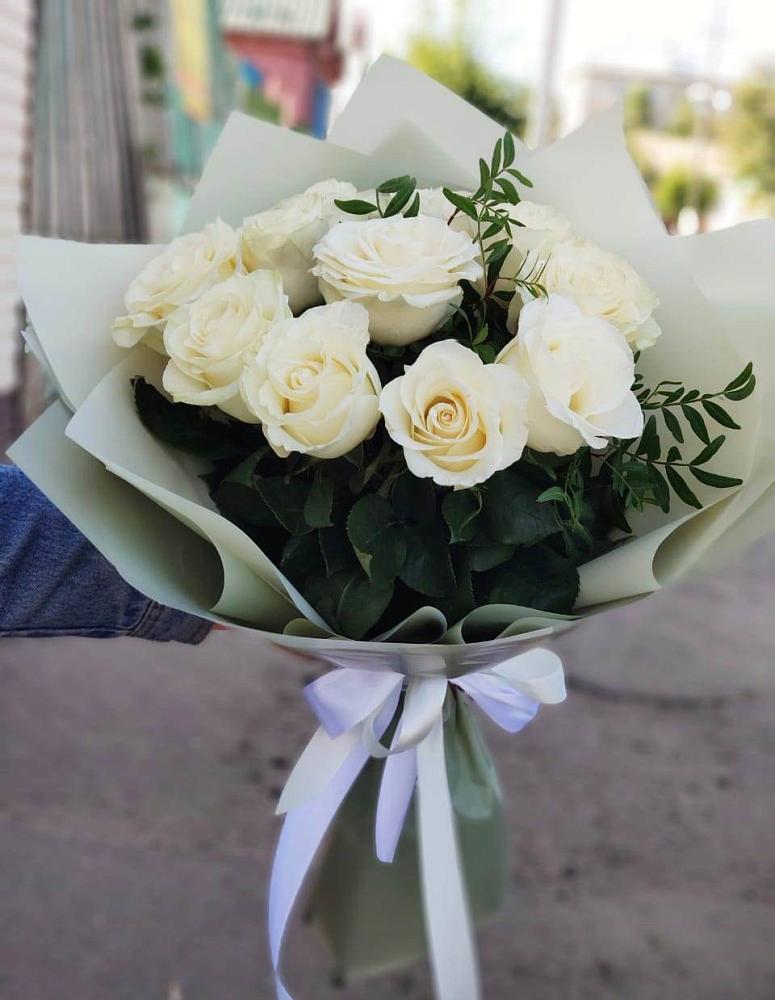 Букет Белые розы Проуд в Южно-Курильске