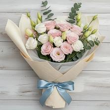 Букет цветов из:  Лизиантусы в Южно-Курильске