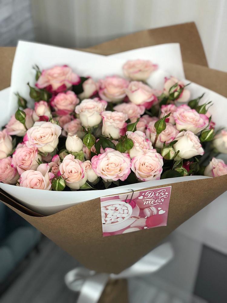 Букет цветов из: Розы в Южно-Курильске