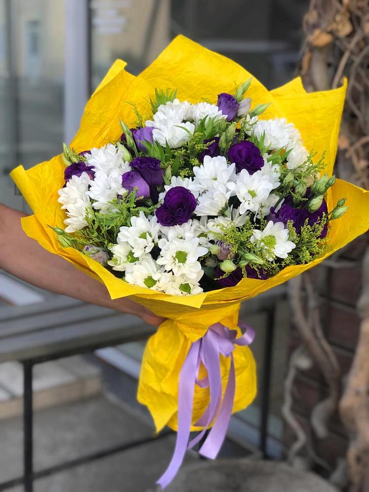 Букет цветов из: Ирисы, Хризантемы и Ромашки в Южно-Курильске
