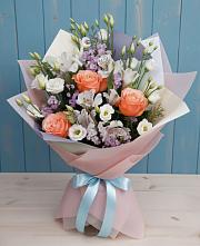 Букет цветов из:  Лизиантусы, Розы, Альстромерии и Гипсофила в Южно-Курильске