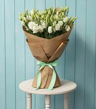 Букет цветов из:  Лизиантусы в Южно-Курильске