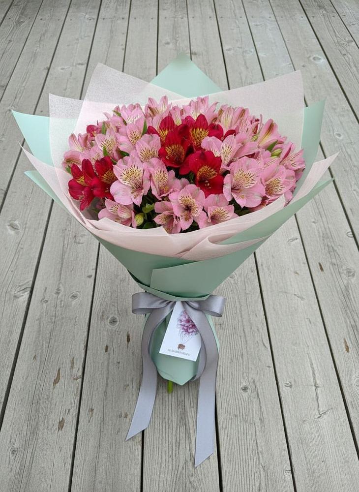Букет цветов из: Альстромерии в Южно-Курильске