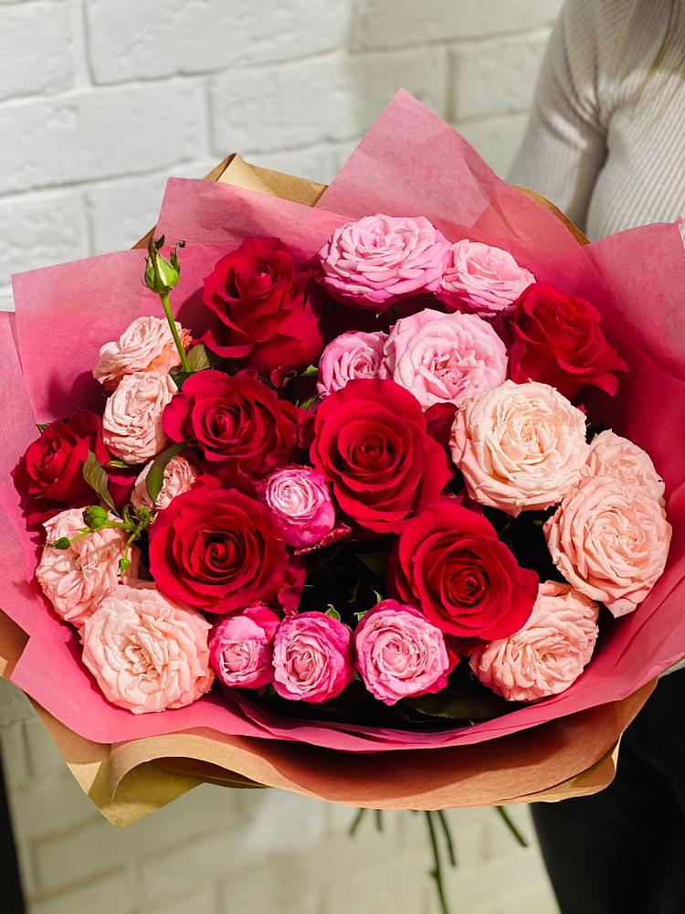 Букет цветов из: Розы в Южно-Курильске