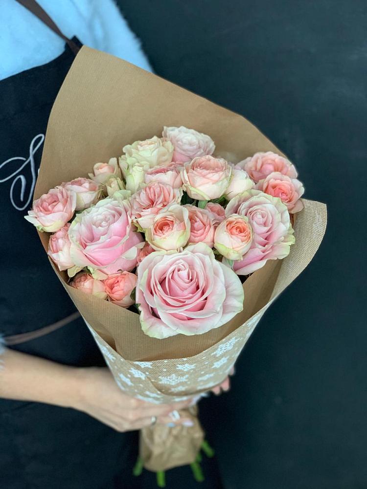 Букет цветов из: Хризантемы и Розы в Южно-Курильске