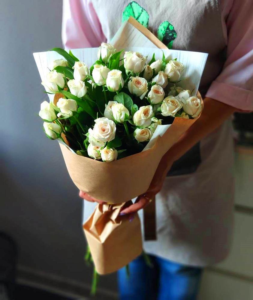 Букет цветов из: Розы в Южно-Курильске