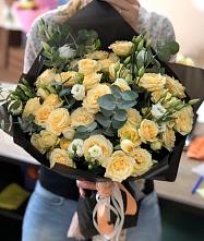 Букет цветов из:  Розы и Лизиантусы в Южно-Курильске