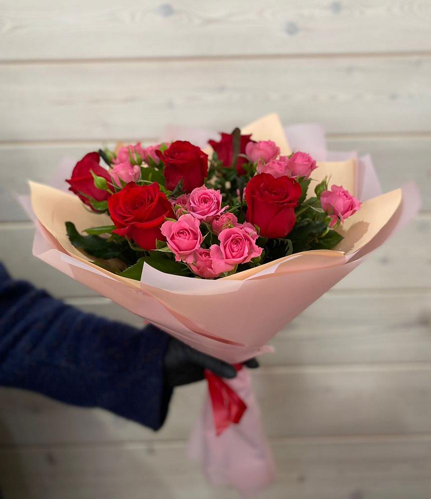 Букет цветов из: Розы в Южно-Курильске