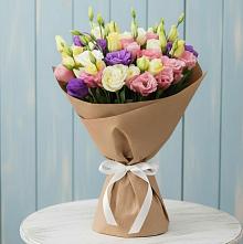 Букет цветов из:  Лизиантусы в Южно-Курильске