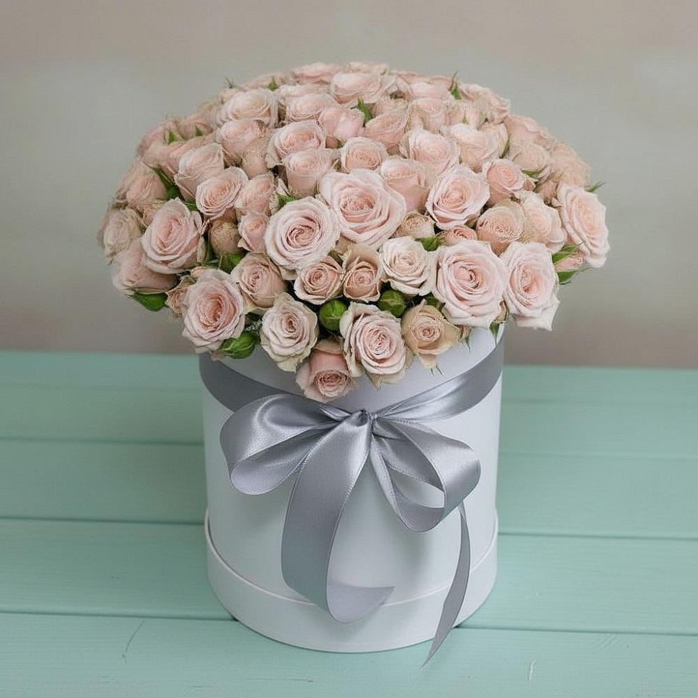 Цветочная композиция из Розы в шляпной коробке в Южно-Курильске