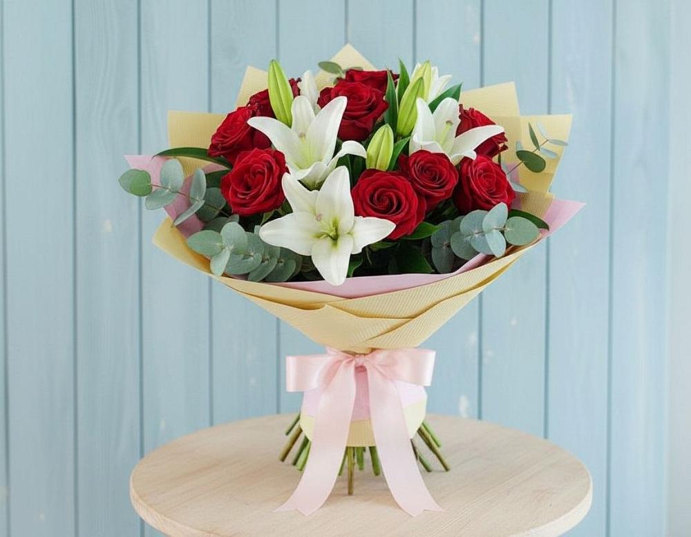 Букет цветов из: Лилии и Розы в Южно-Курильске